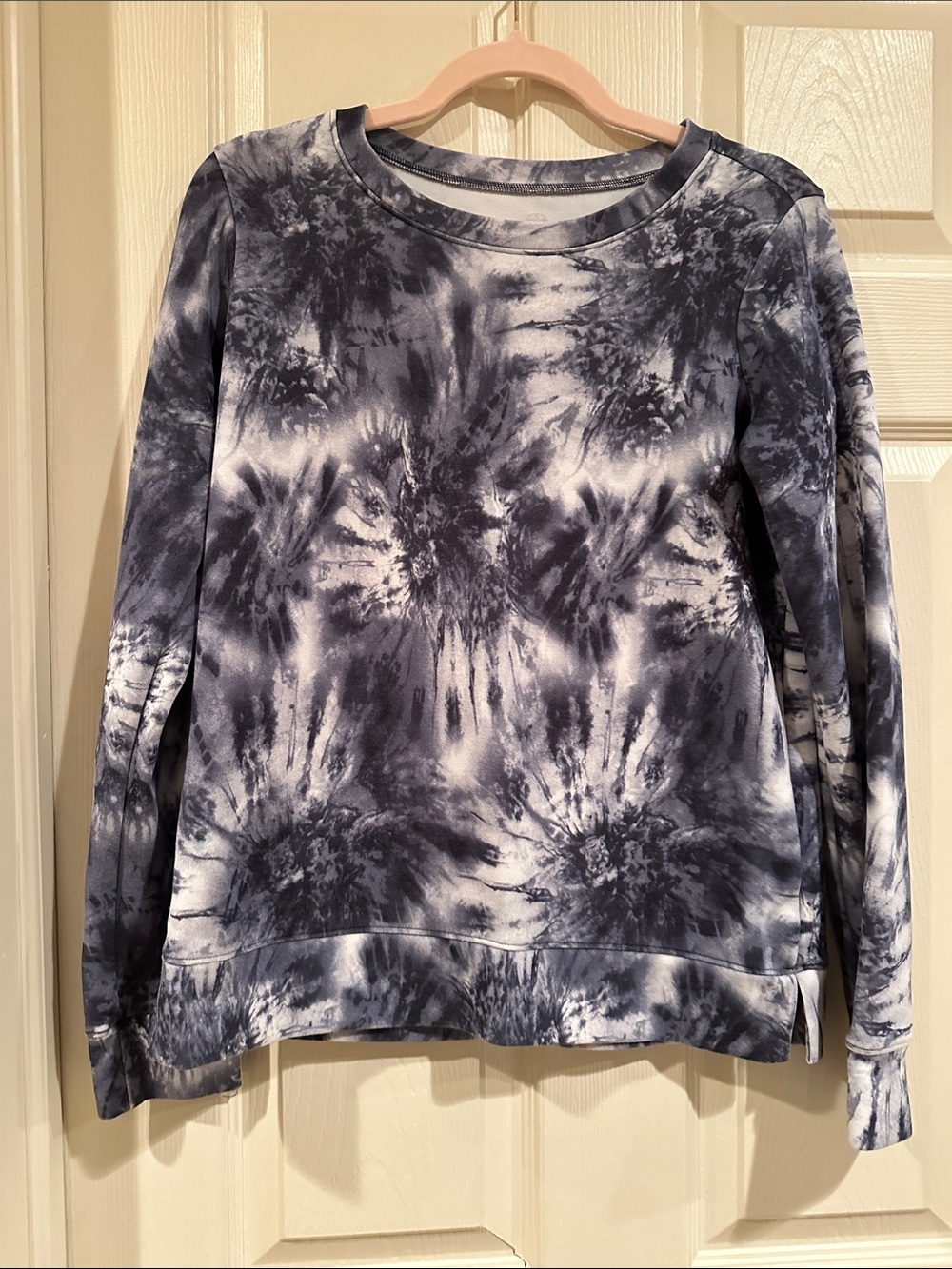 GAIAM Women's Navy and White Tie-Dye Crewneck Sweatshirt